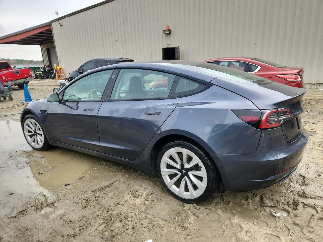 TESLA MODEL 3