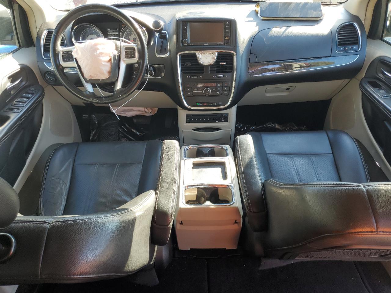 CHRYSLER TOWN & COUNTRY TOURING L