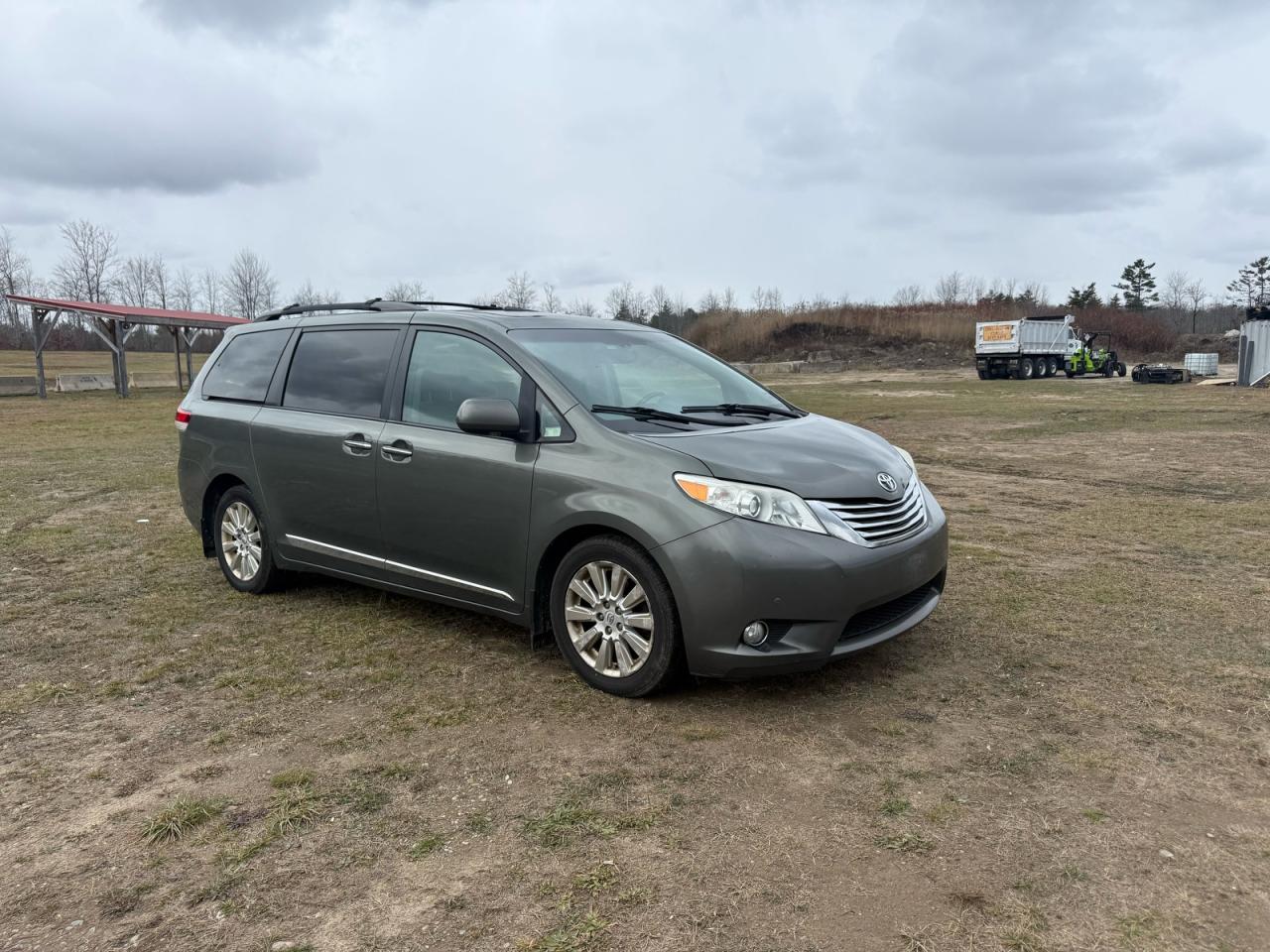 TOYOTA SIENNA XLE