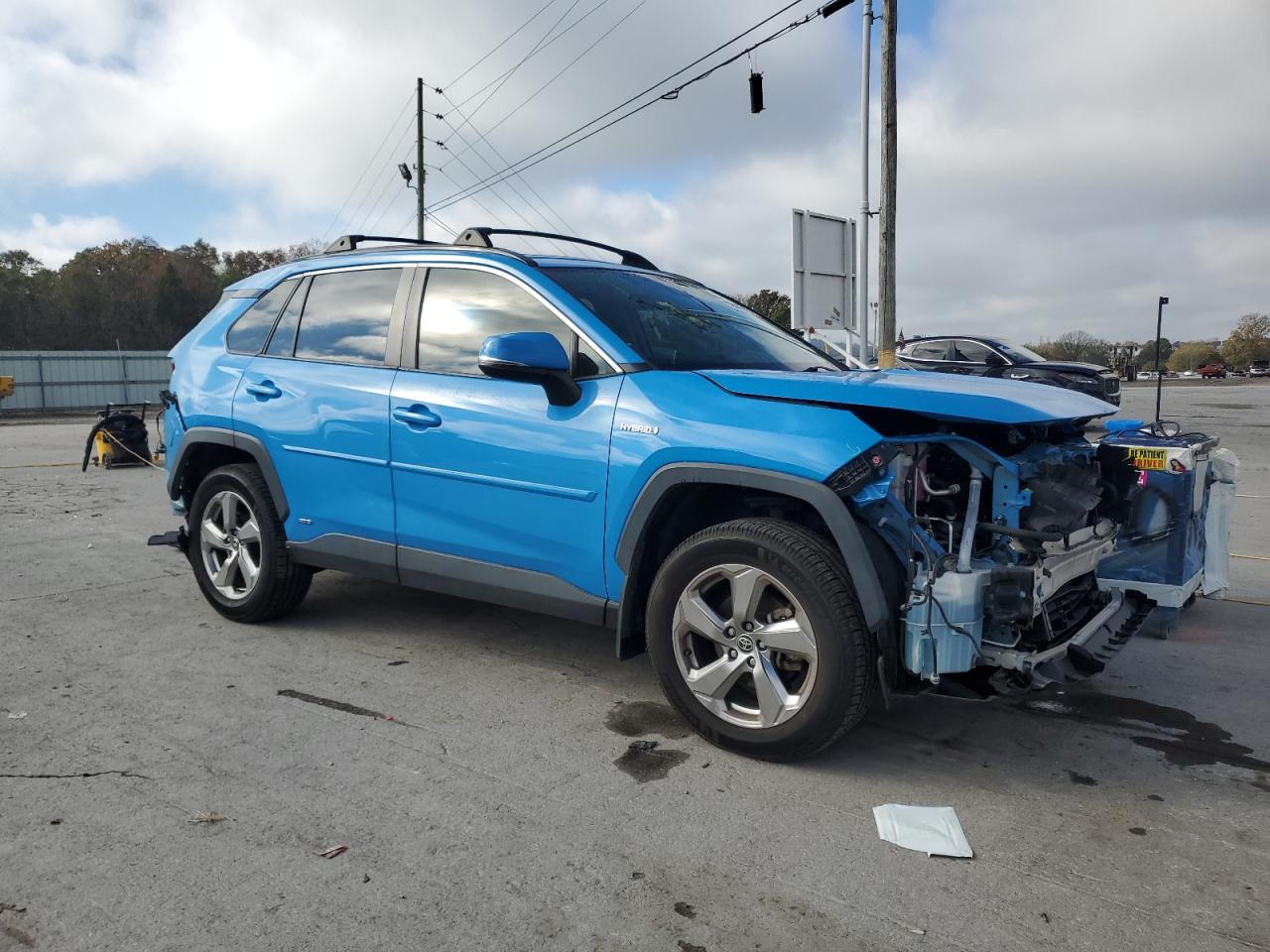 TOYOTA RAV4 XLE PREMIUM