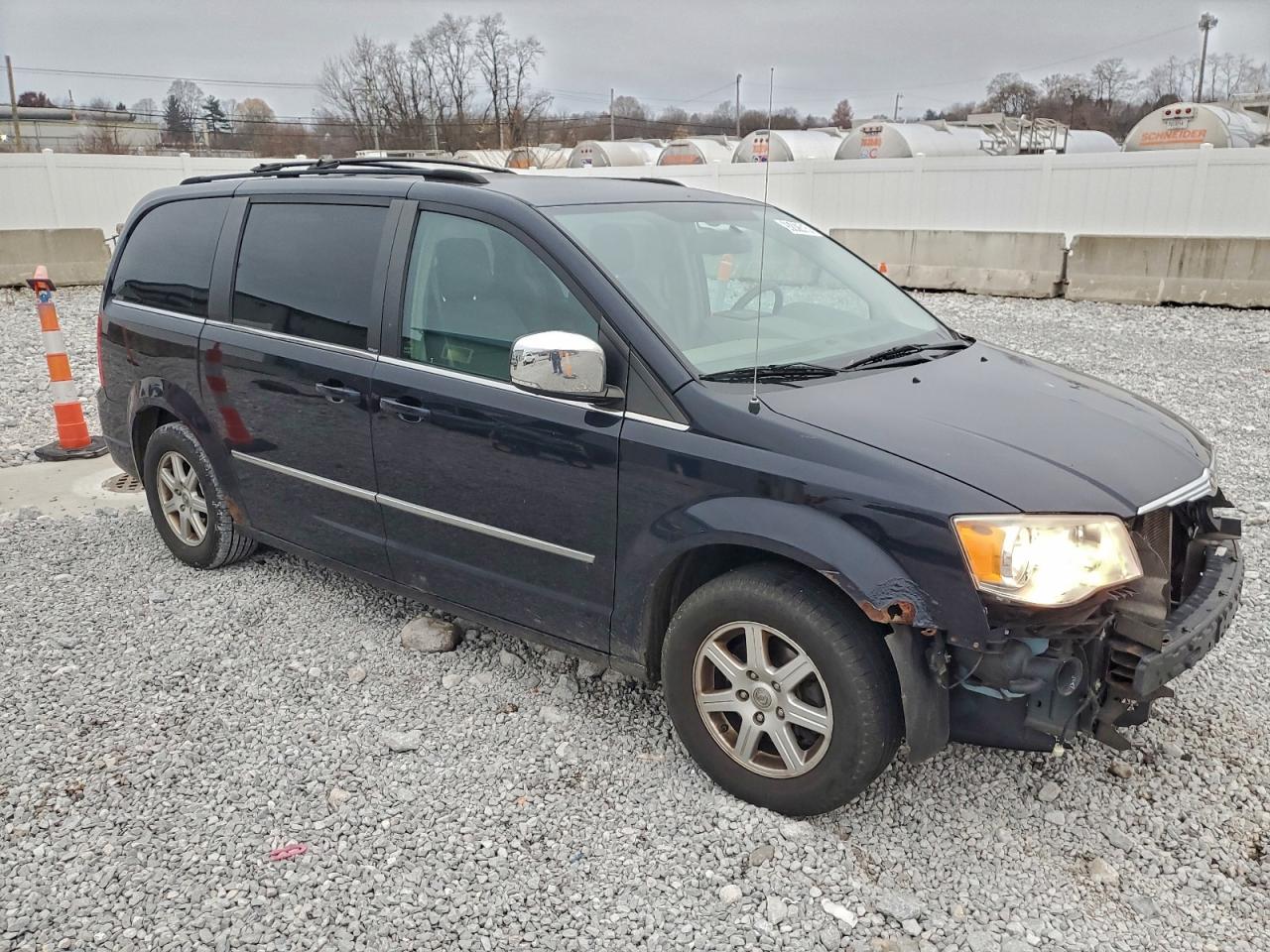 CHRYSLER TOWN & COUNTRY TOURING