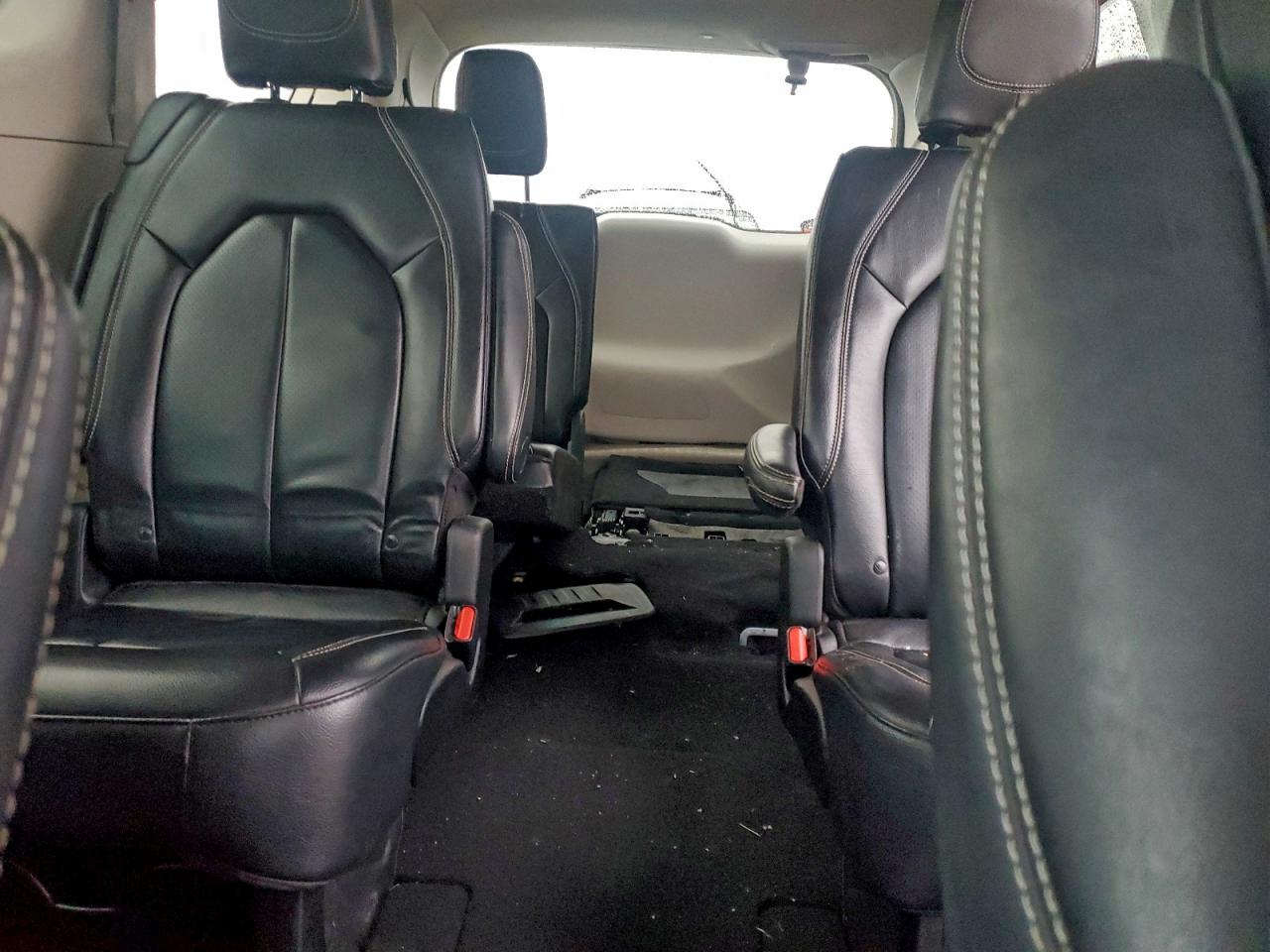 CHRYSLER PACIFICA TOURING L