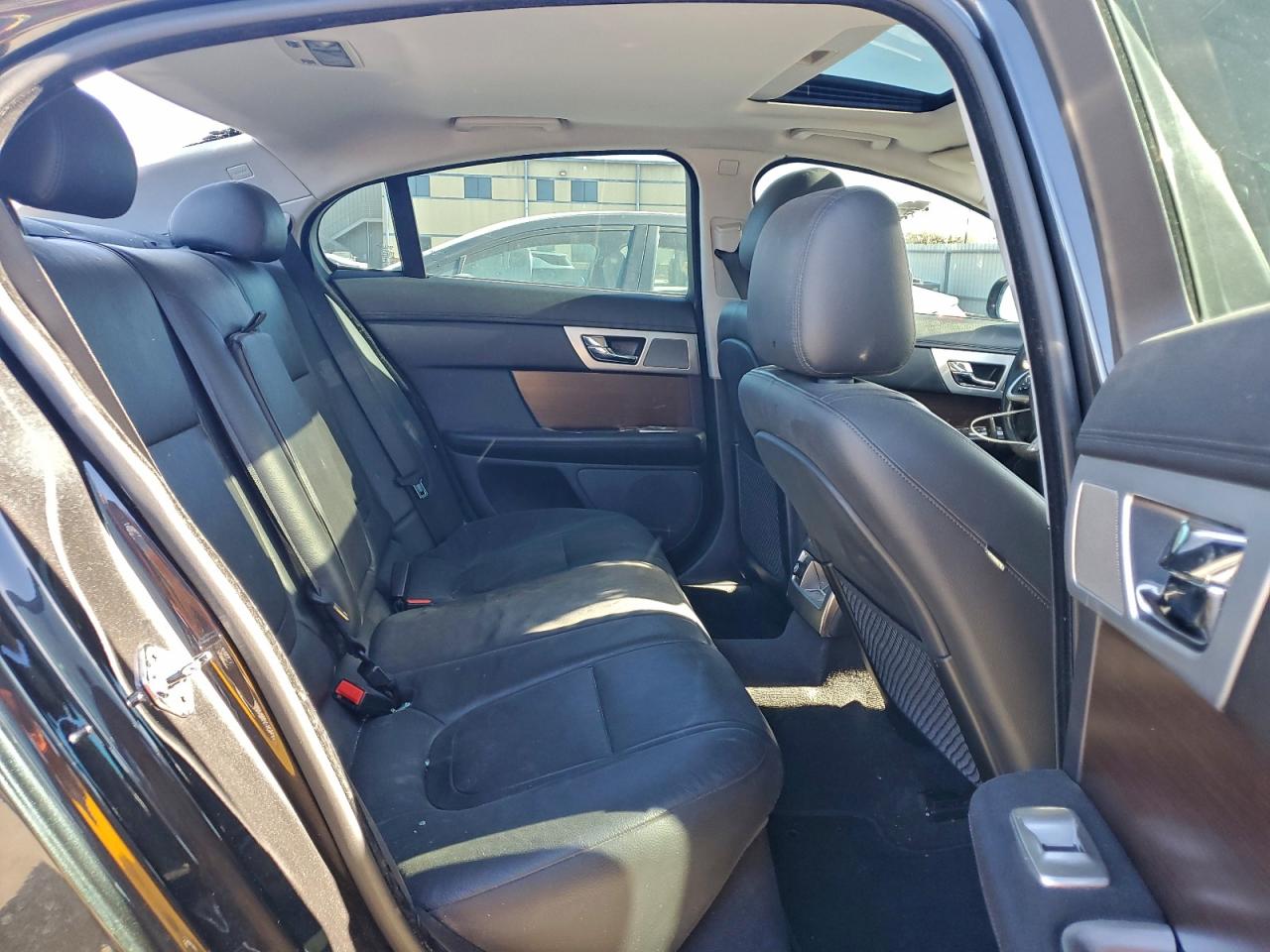 JAGUAR XF 2.0T PREMIUM