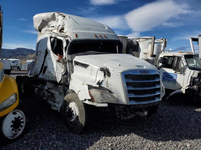 Global Auto Auctions: 2022 FREIGHTLINER CASCADIA 1