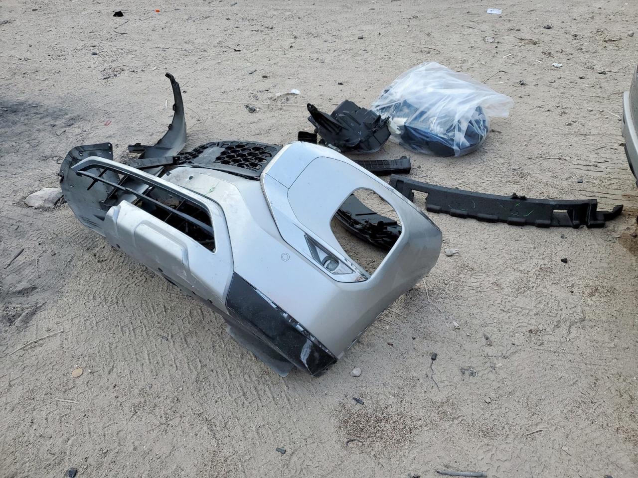 MITSUBISHI OUTLANDER SE