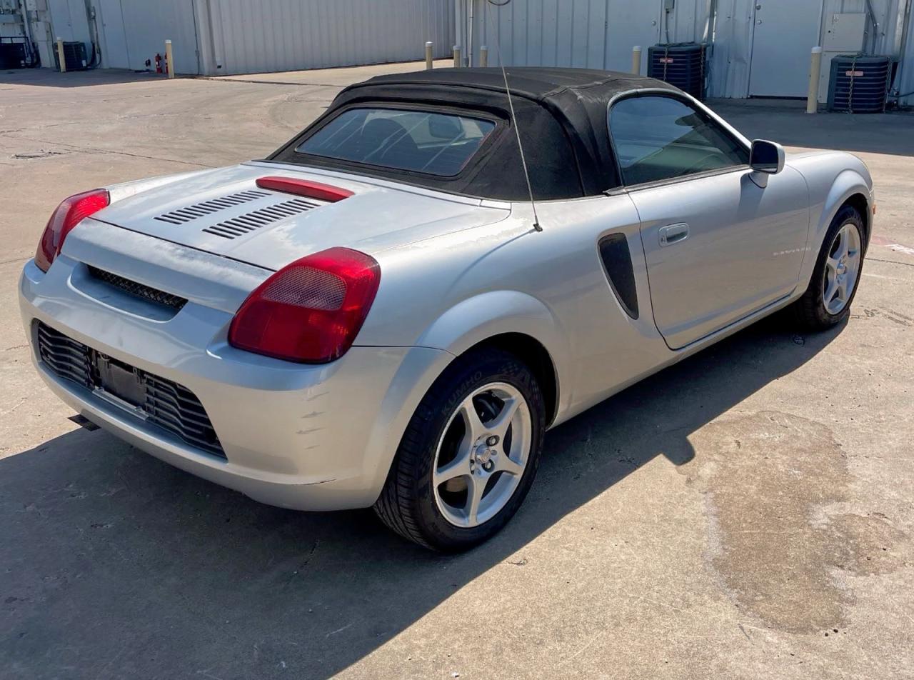 Lot #3283774457 2000 TOYOTA MR2 SPYDER