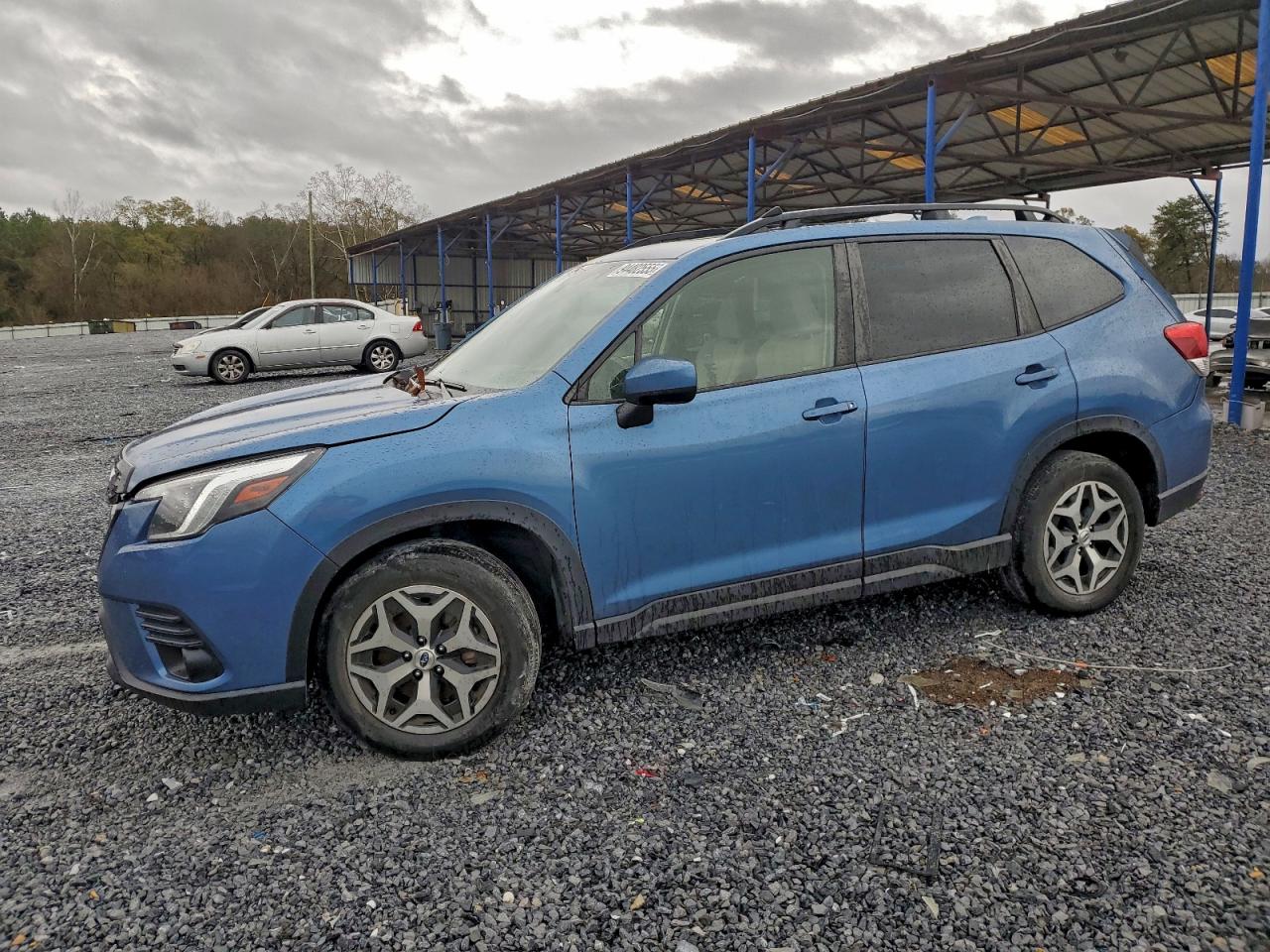 SUBARU FORESTER PREMIUM