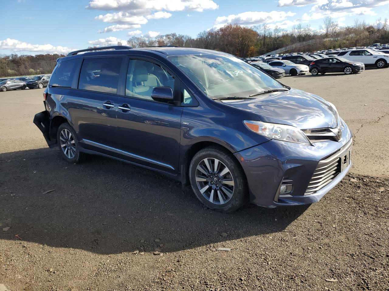 TOYOTA SIENNA XLE