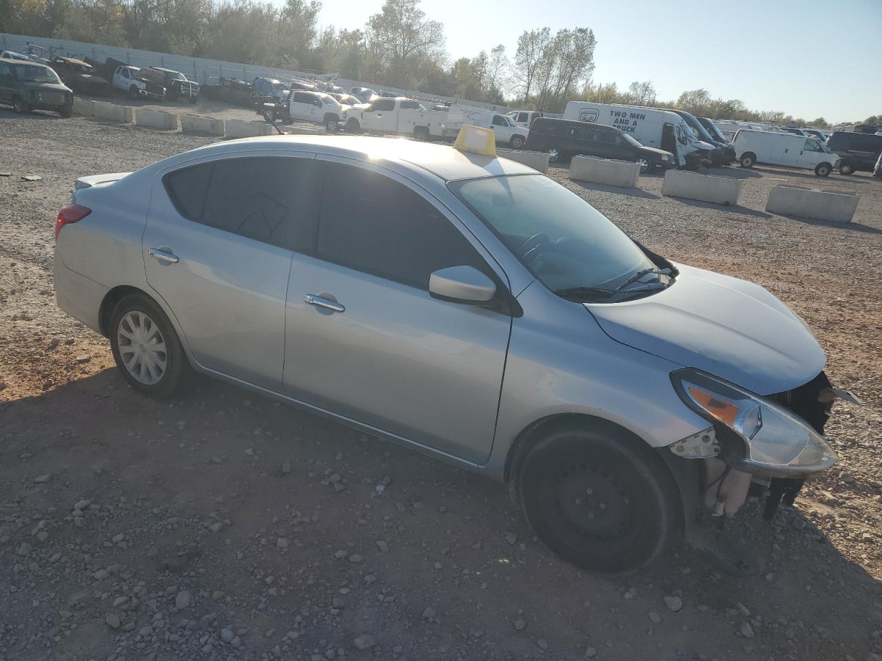 NISSAN VERSA S