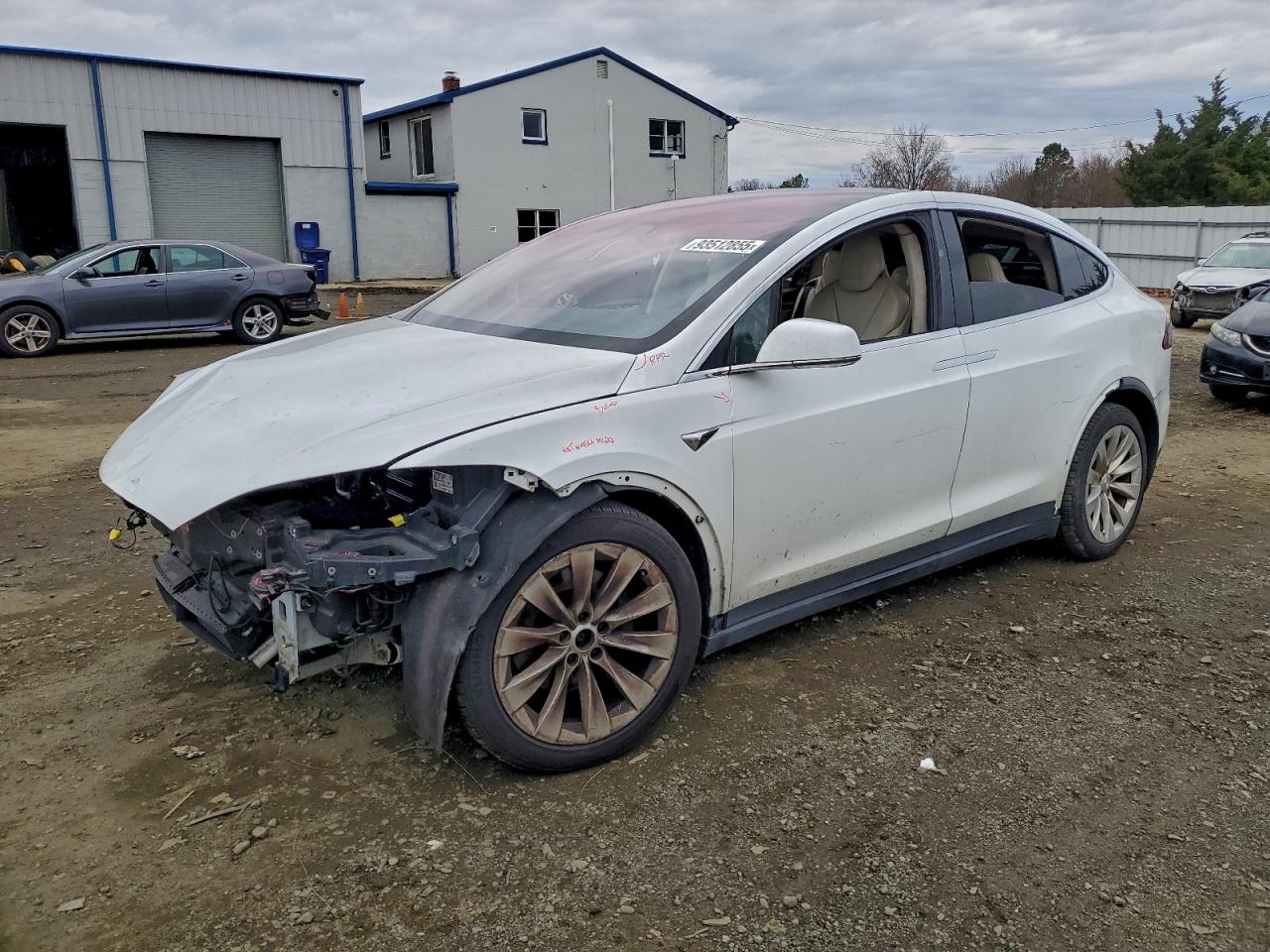 TESLA MODEL X