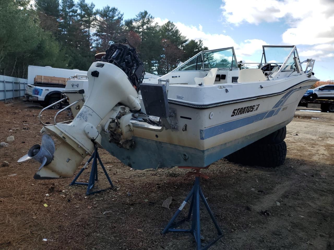 Lot #3308328156 1988 STRATOS BOAT