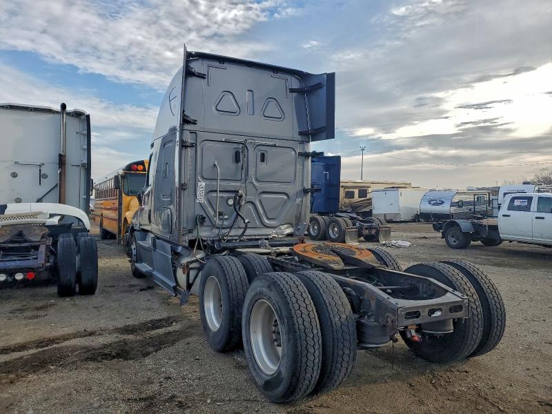 2018 FREIGHTLINER CASCADIA 1 #3305312305