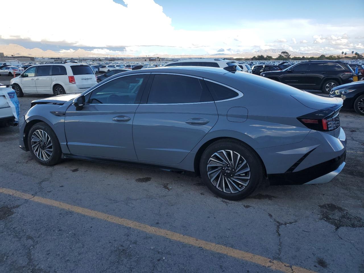 HYUNDAI SONATA HYBRID