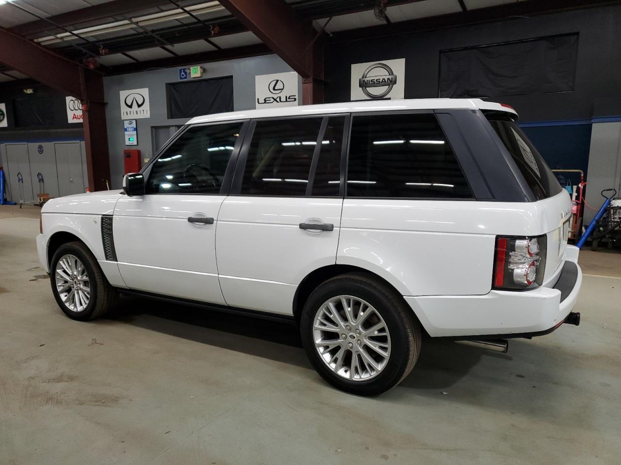 LAND ROVER RANGE ROVER AUTOBIOGRAPHY