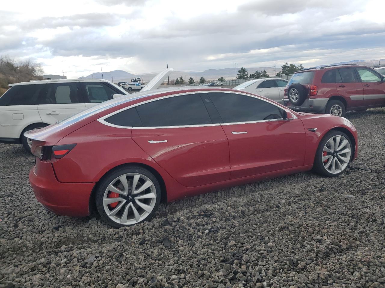 TESLA MODEL 3