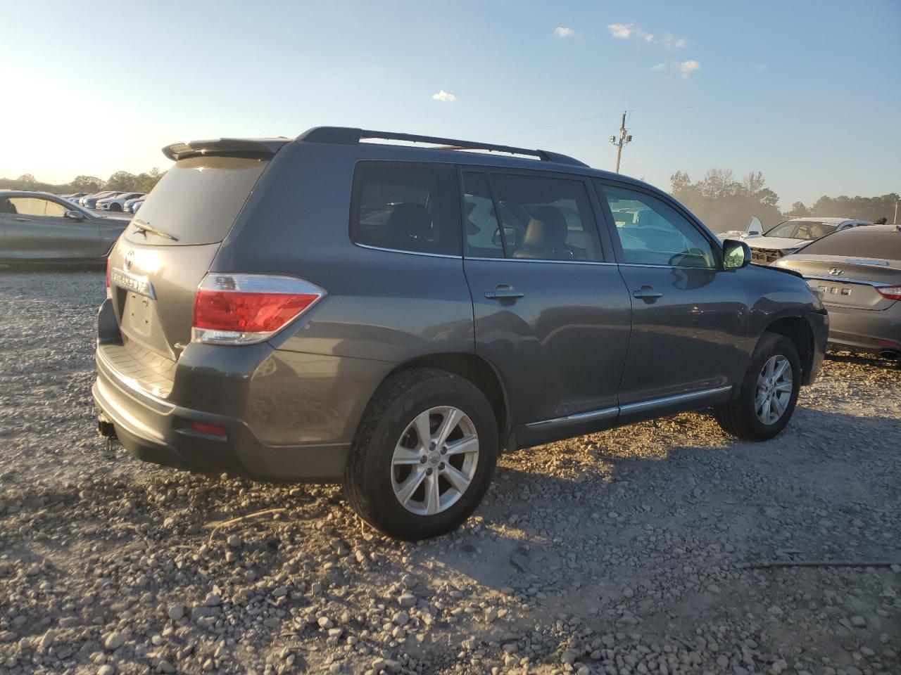TOYOTA HIGHLANDER BASE