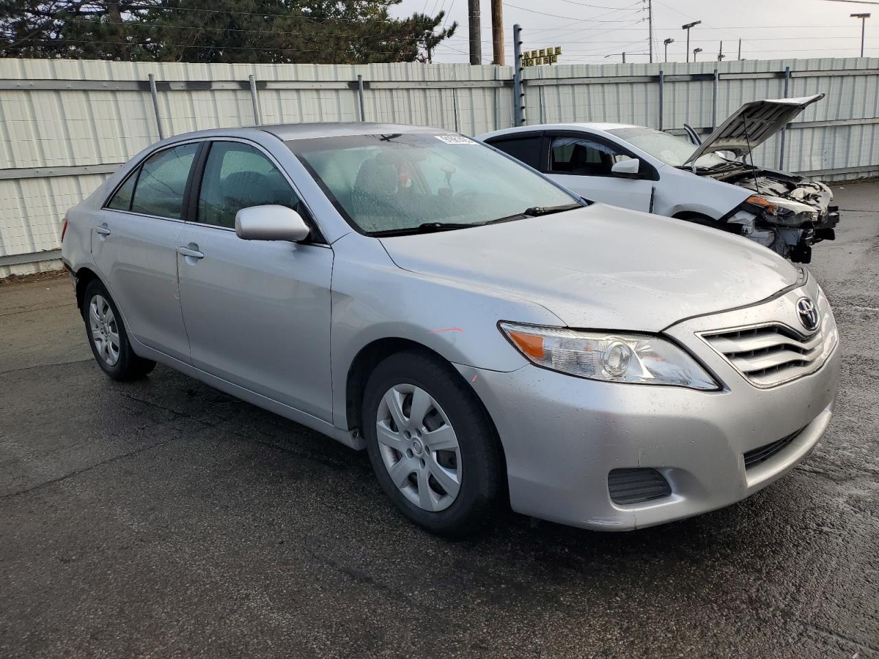TOYOTA CAMRY BASE
