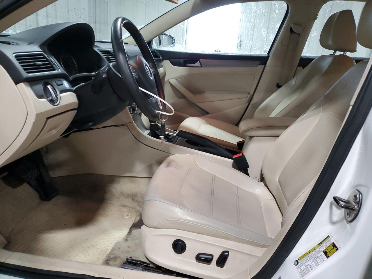 VOLKSWAGEN PASSAT SE