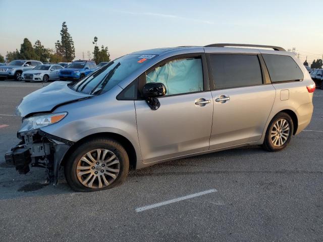 2017 TOYOTA SIENNA XLE #3308434281
