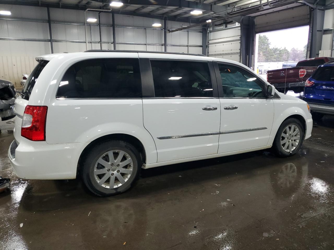 CHRYSLER TOWN & COUNTRY TOURING