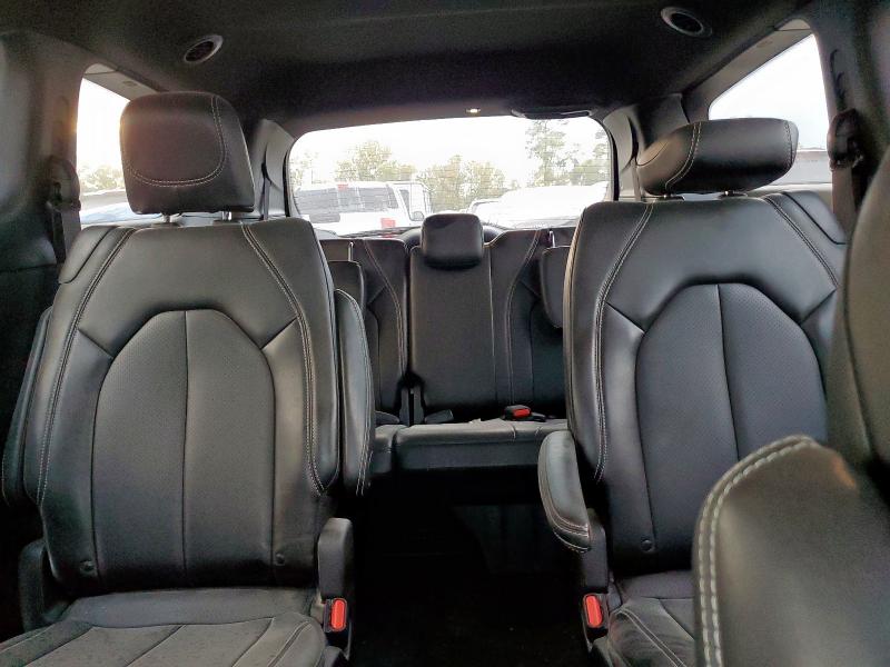 2025 CHRYSLER VOYAGER LX #3293273424