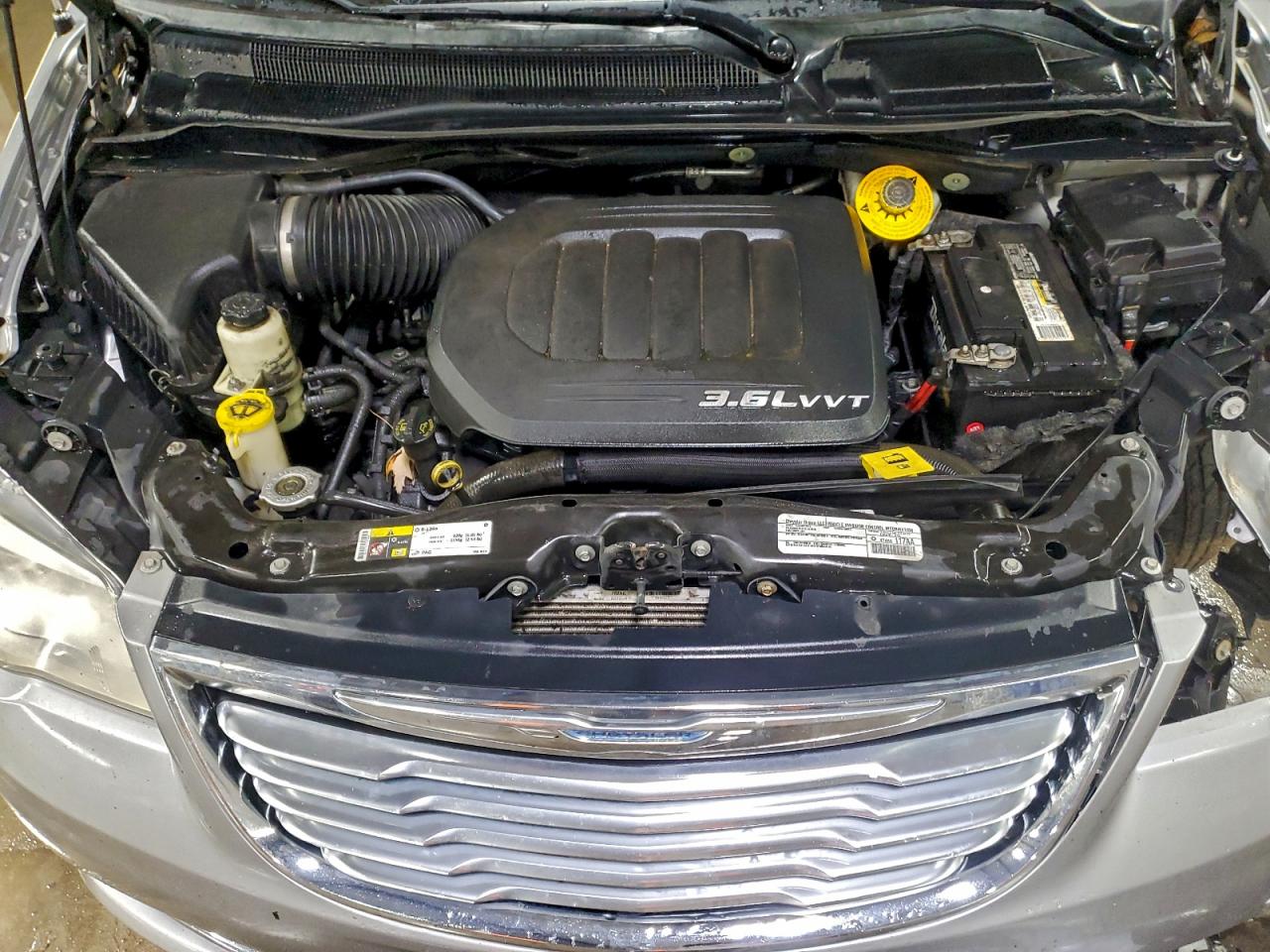 CHRYSLER TOWN & COUNTRY TOURING