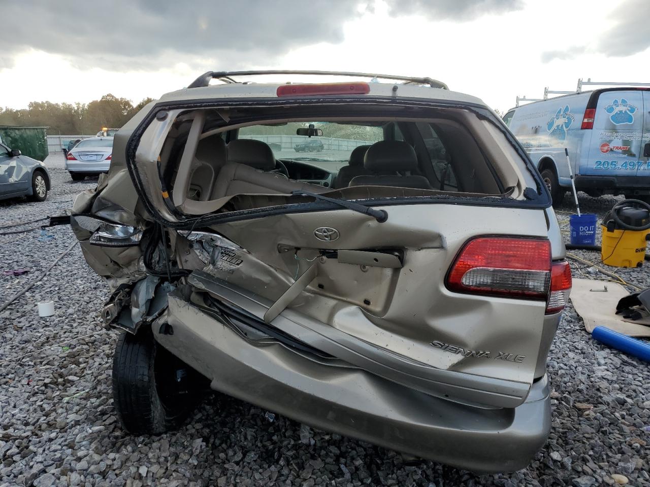 Lot #3286737316 2002 TOYOTA SIENNA LE