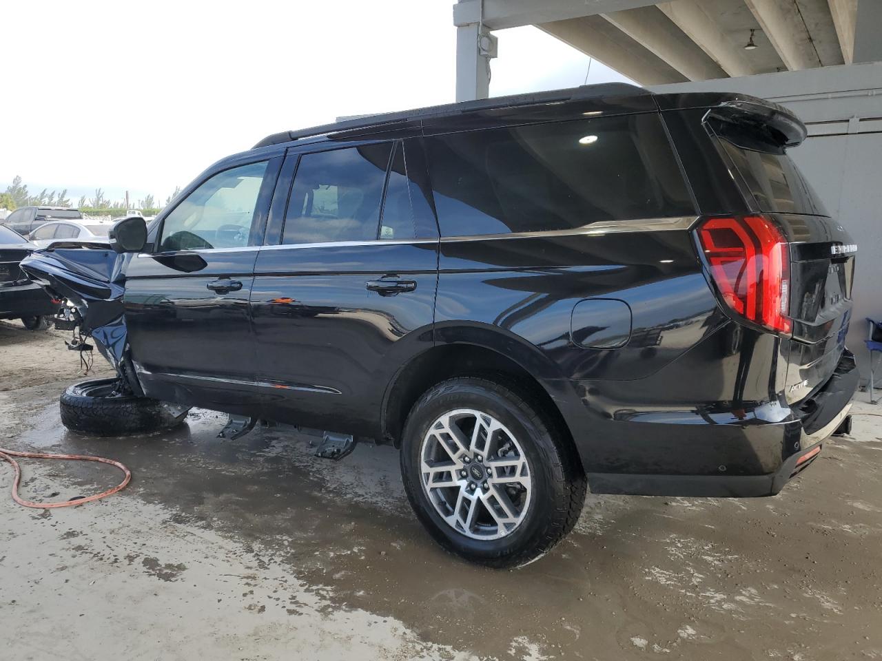 FORD EXPEDITION ACTIVE