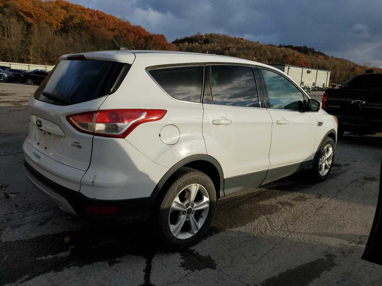 FORD ESCAPE SE