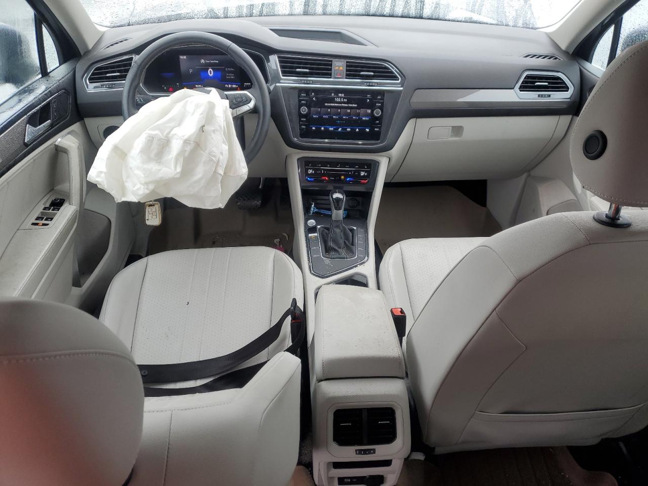 VOLKSWAGEN TIGUAN SE