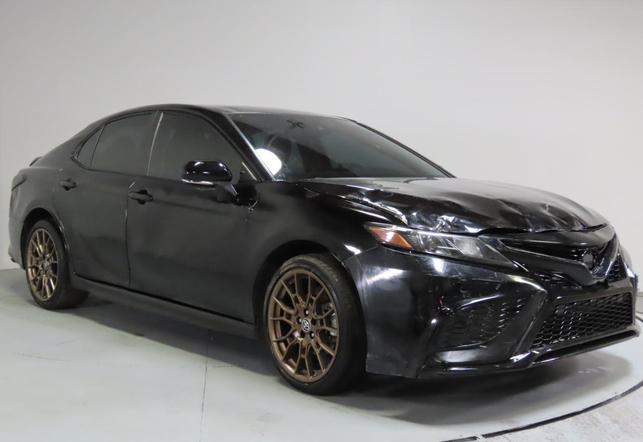 TOYOTA CAMRY SE NIGHT SHADE