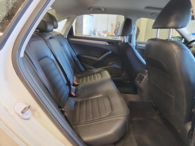 2015 VOLKSWAGEN PASSAT SE - 1VWBS7A34FC014315