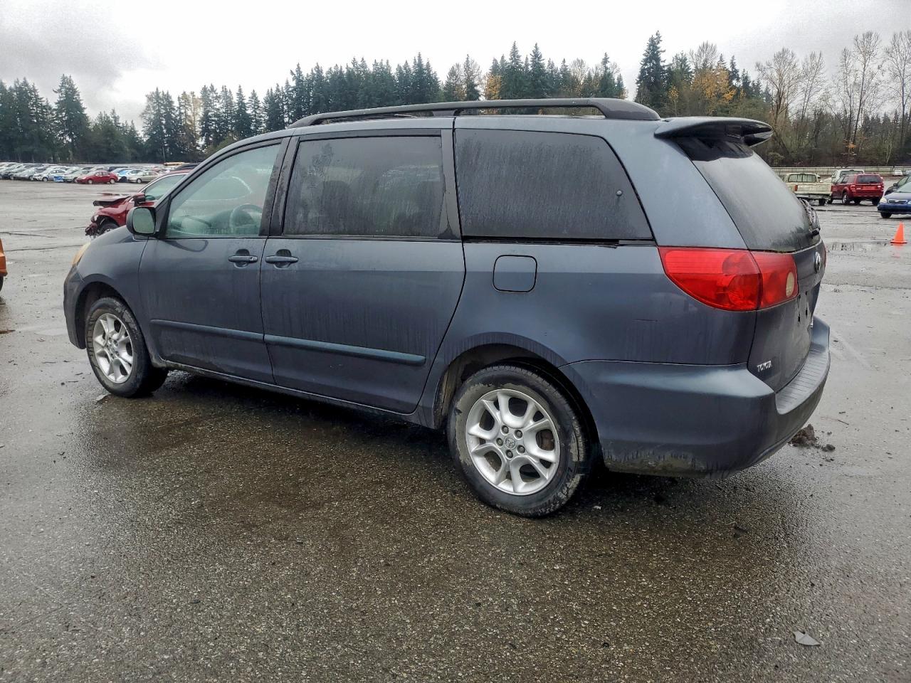 Lot #3298203037 2006 TOYOTA SIENNA XLE