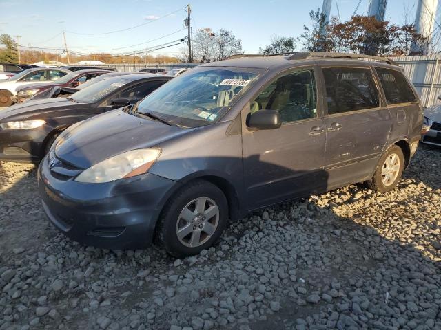 TOYOTA SIENNA CE