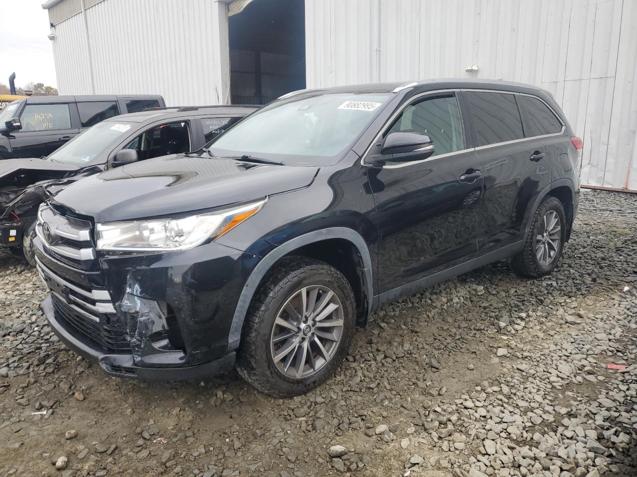 TOYOTA HIGHLANDER SE