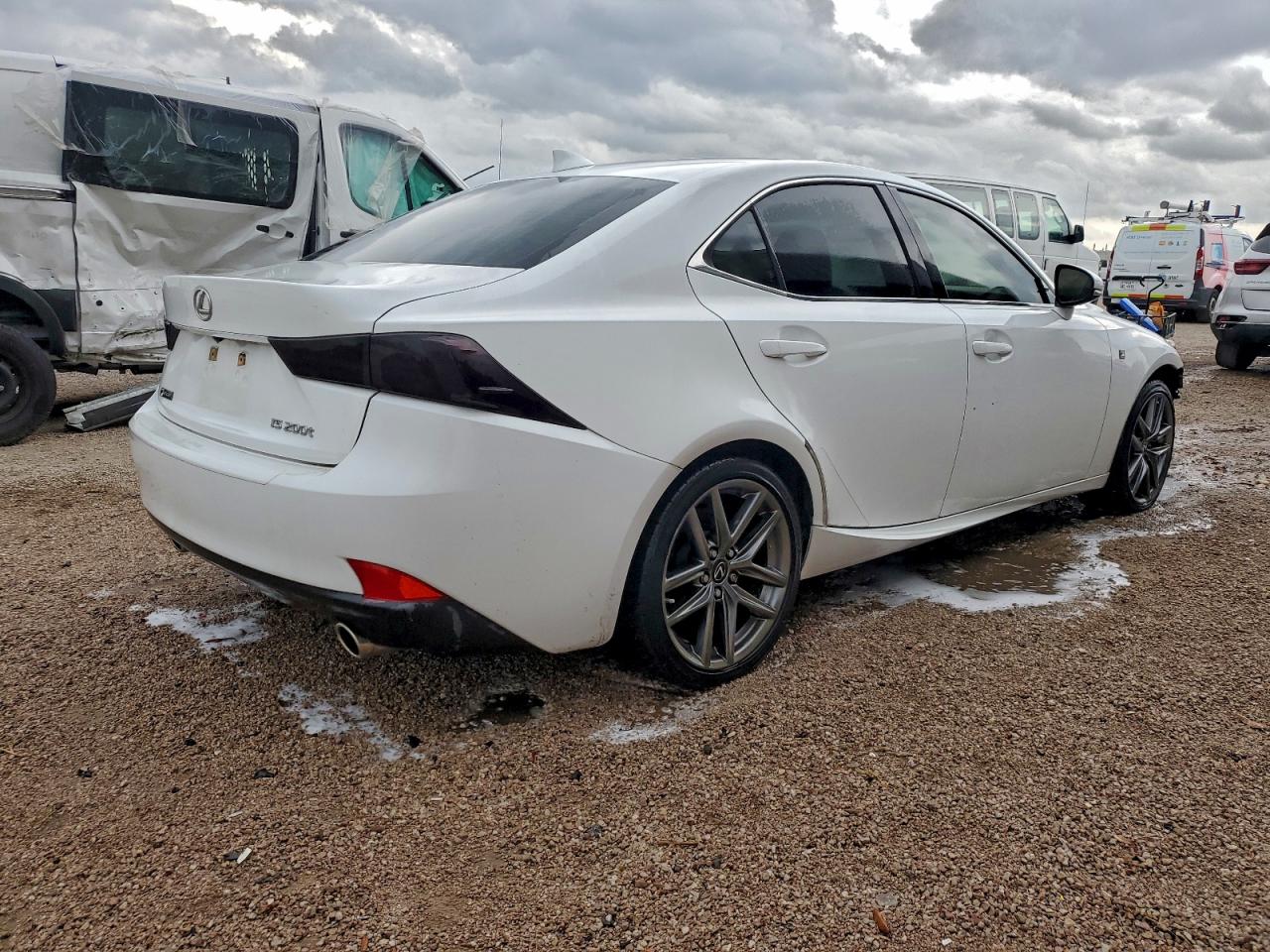 LEXUS IS 200T