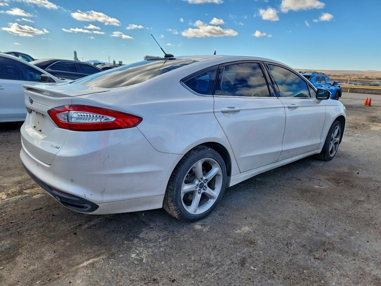 FORD FUSION SE