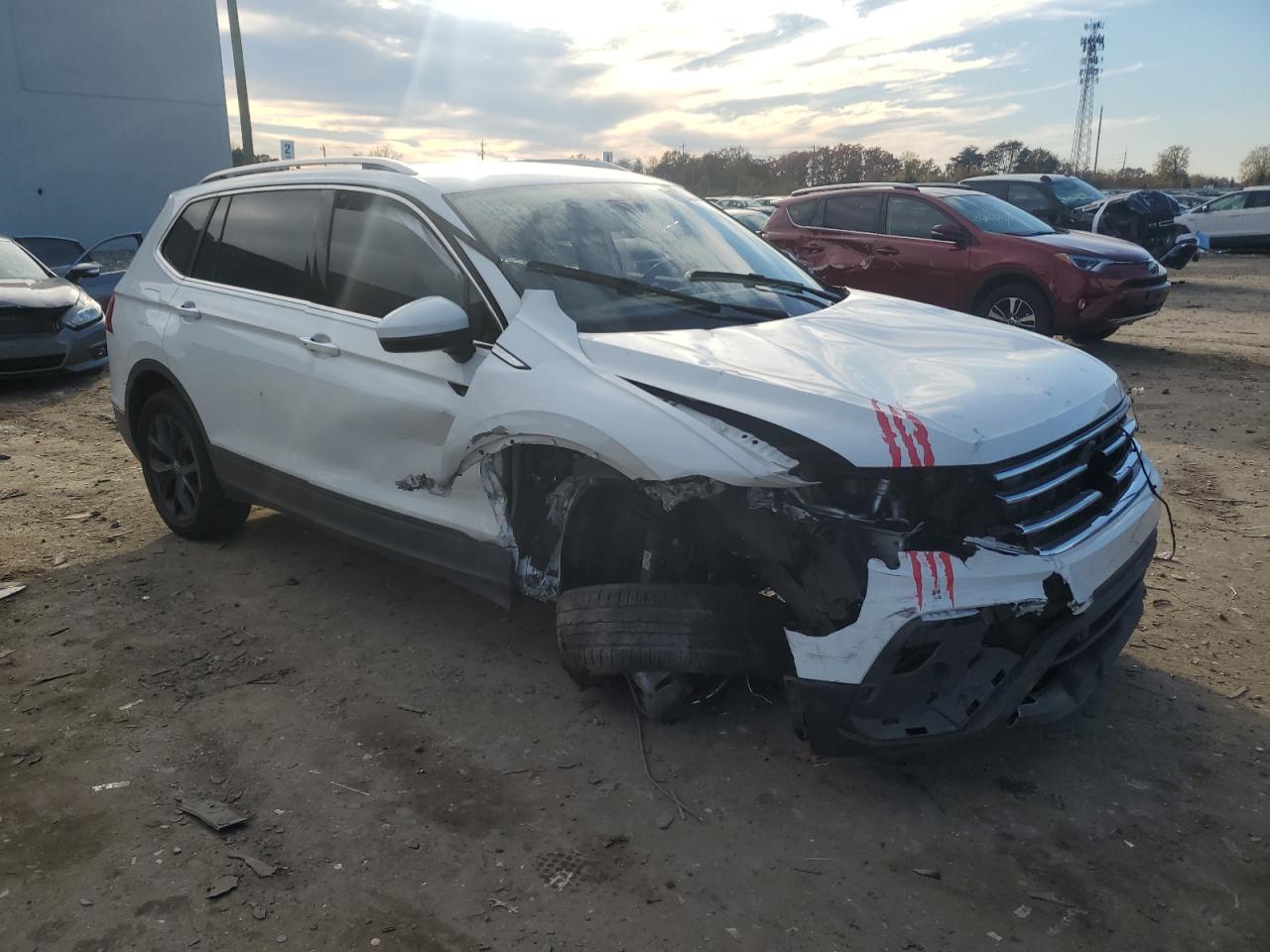 VOLKSWAGEN TIGUAN SE