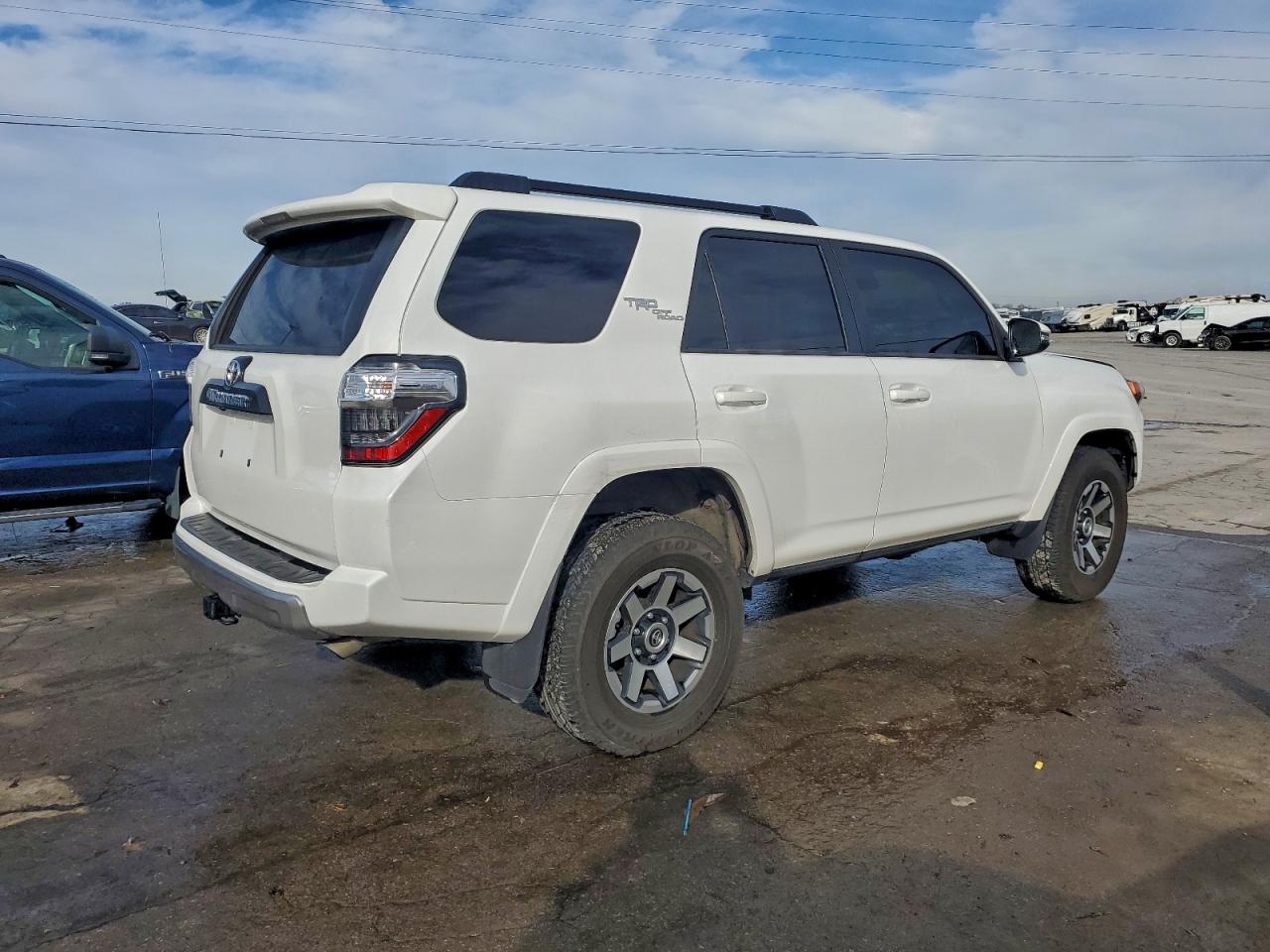 TOYOTA 4RUNNER SE