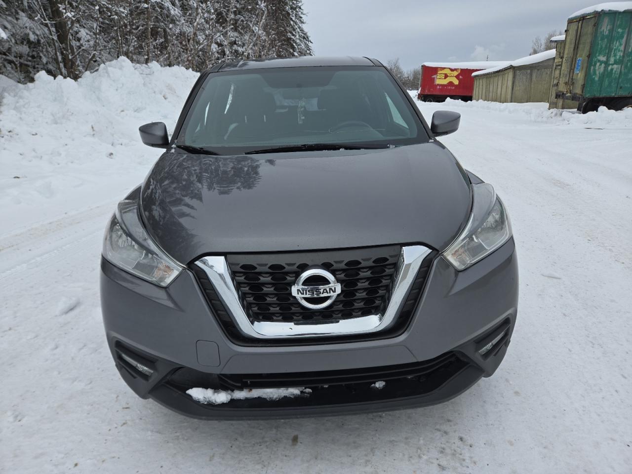 NISSAN KICKS S