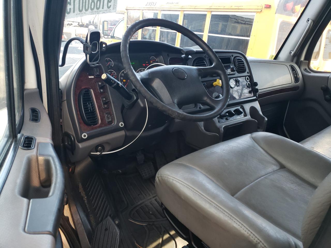 Lot #3316715424 2019 FREIGHTLINER M2 106 MED