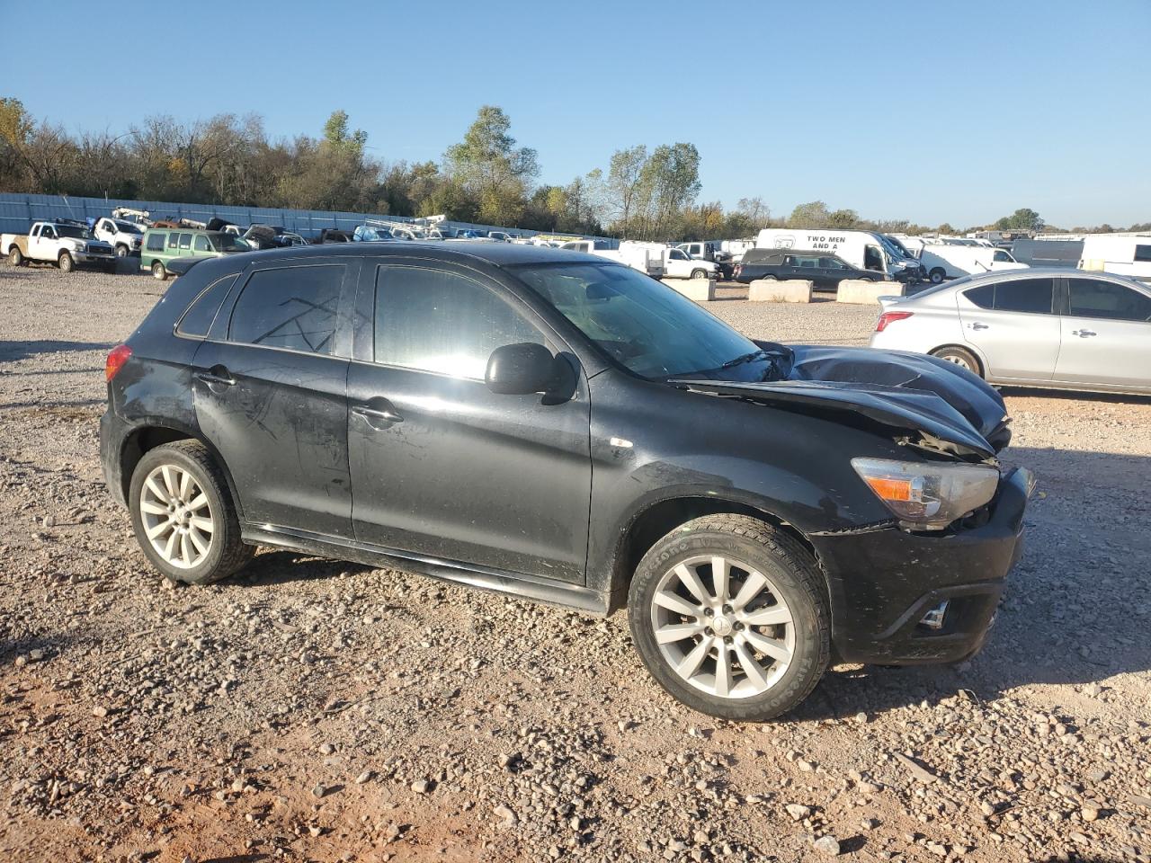 MITSUBISHI OUTLANDER SE
