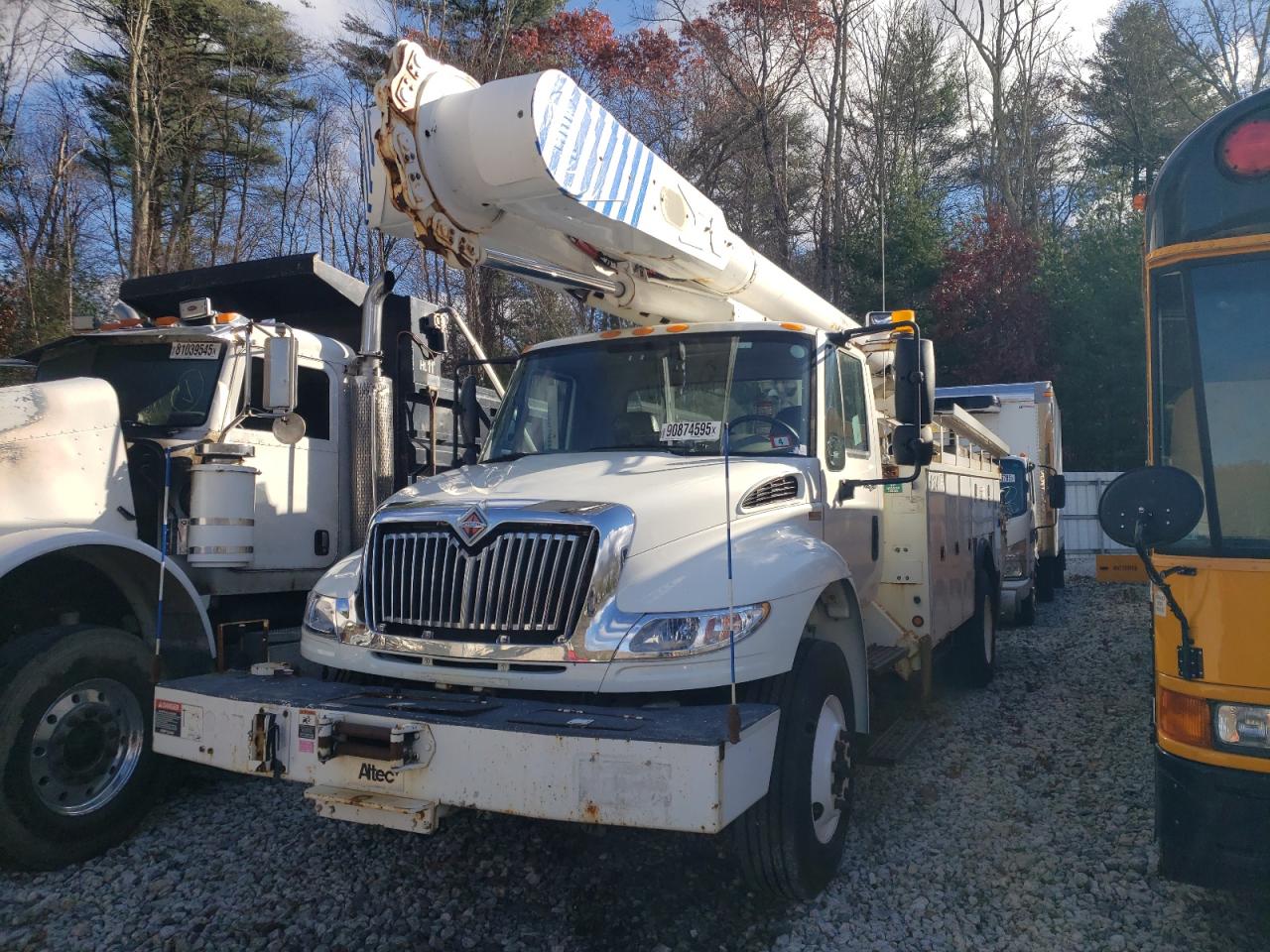 Lot #3284031860 2012 INTERNATIONAL 4000 4300