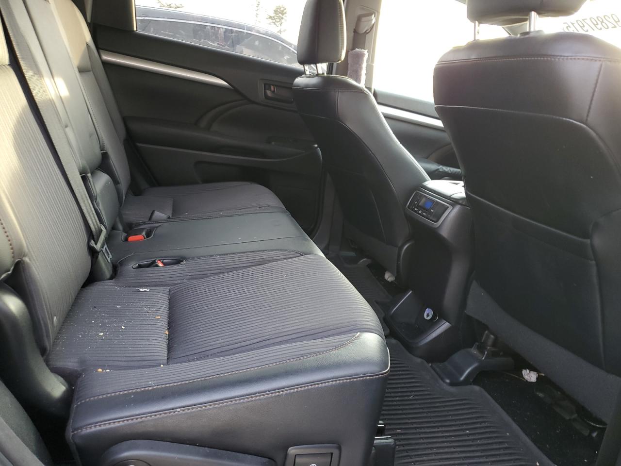 TOYOTA HIGHLANDER LE