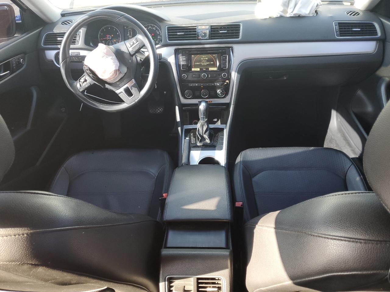 VOLKSWAGEN PASSAT SE