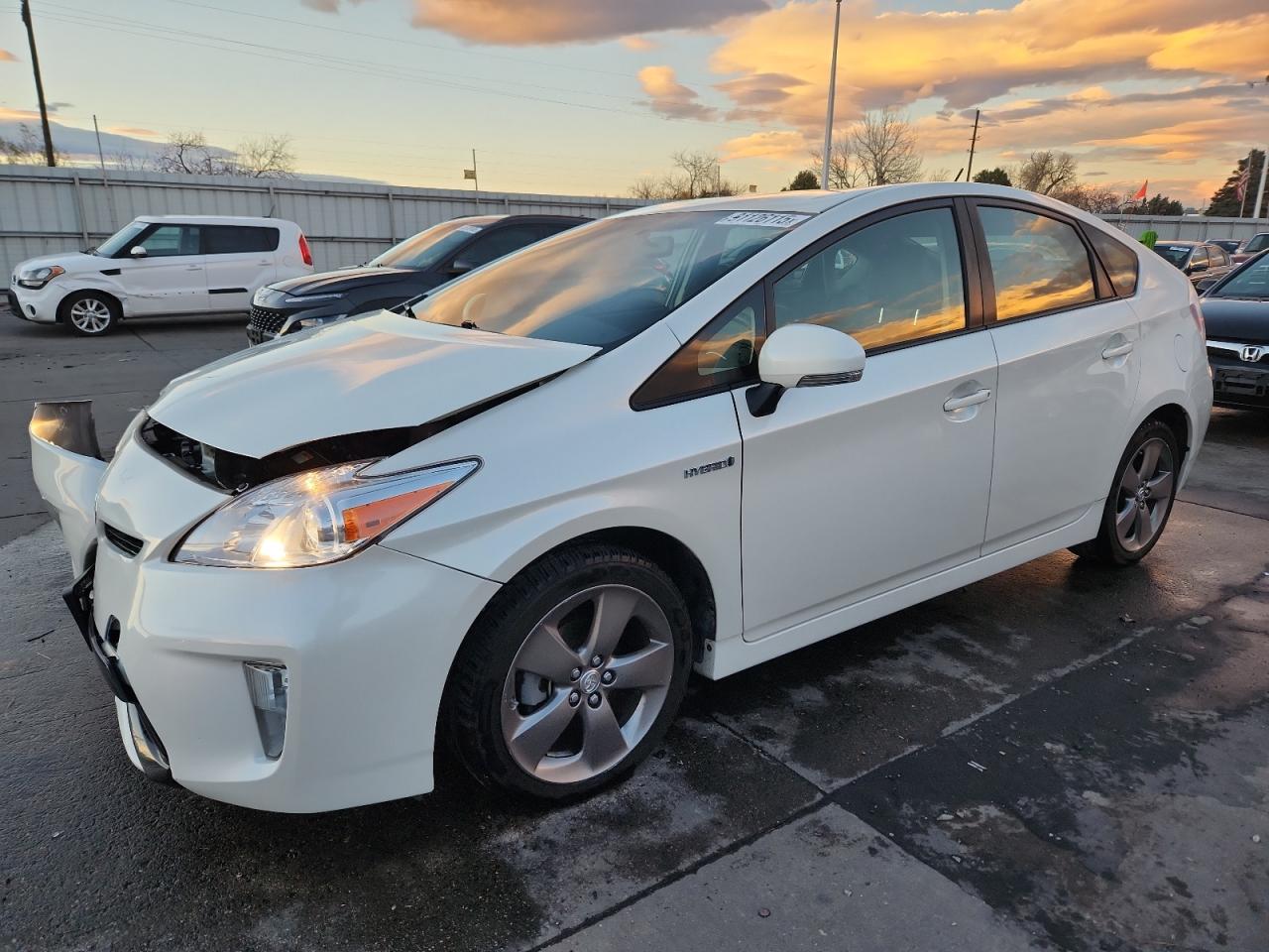 TOYOTA PRIUS