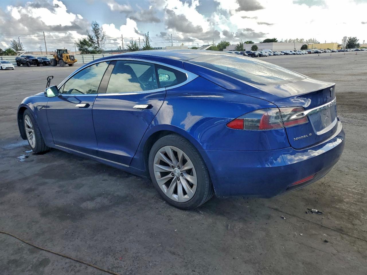 TESLA MODEL S