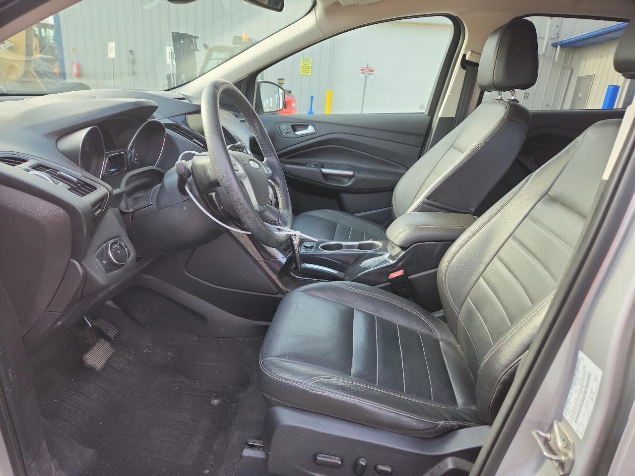 FORD ESCAPE TITANIUM