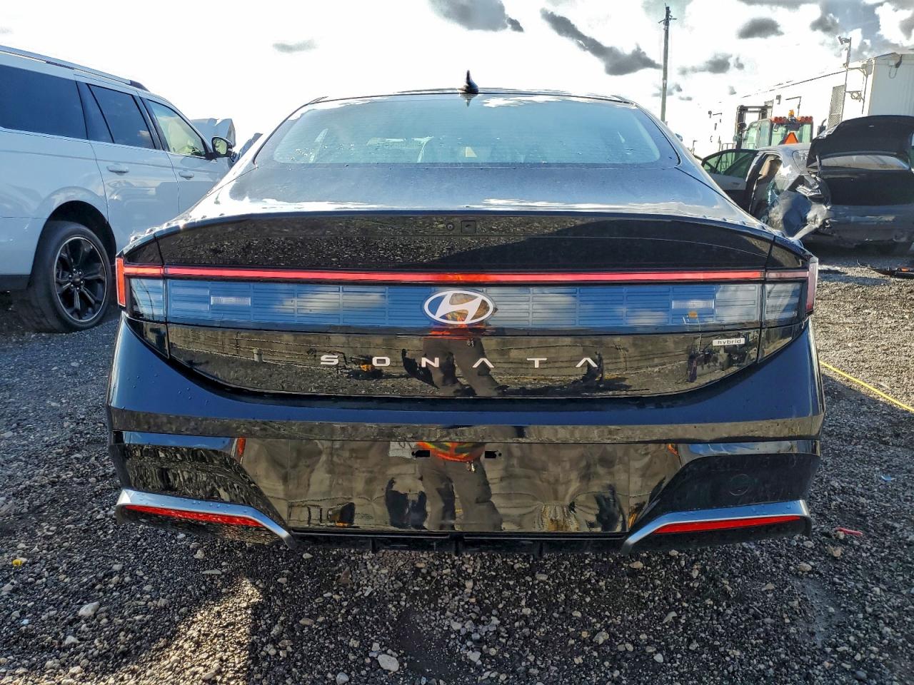 HYUNDAI SONATA HYBRID