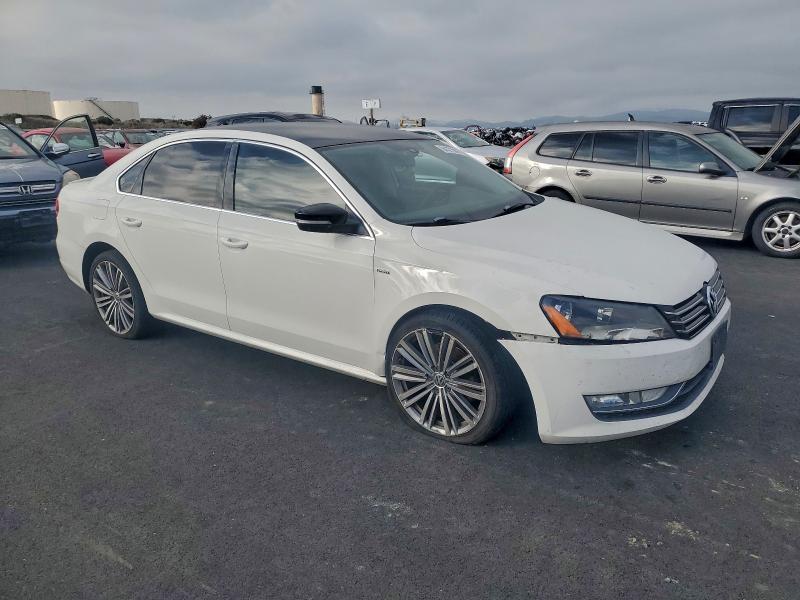 2015 VOLKSWAGEN PASSAT SE #3302687084